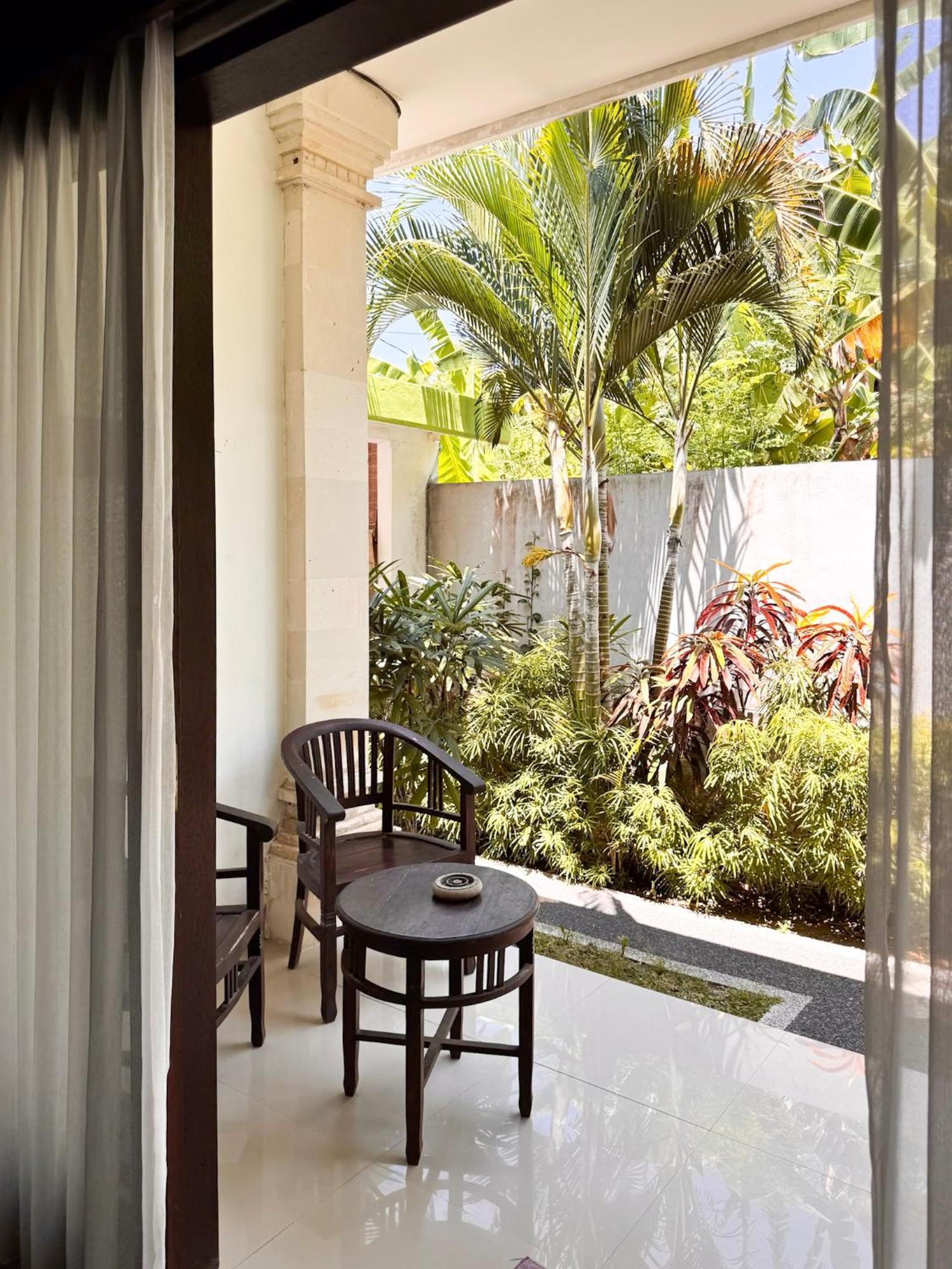 Urban Jungle Beach House Canggu Εξωτερικό φωτογραφία