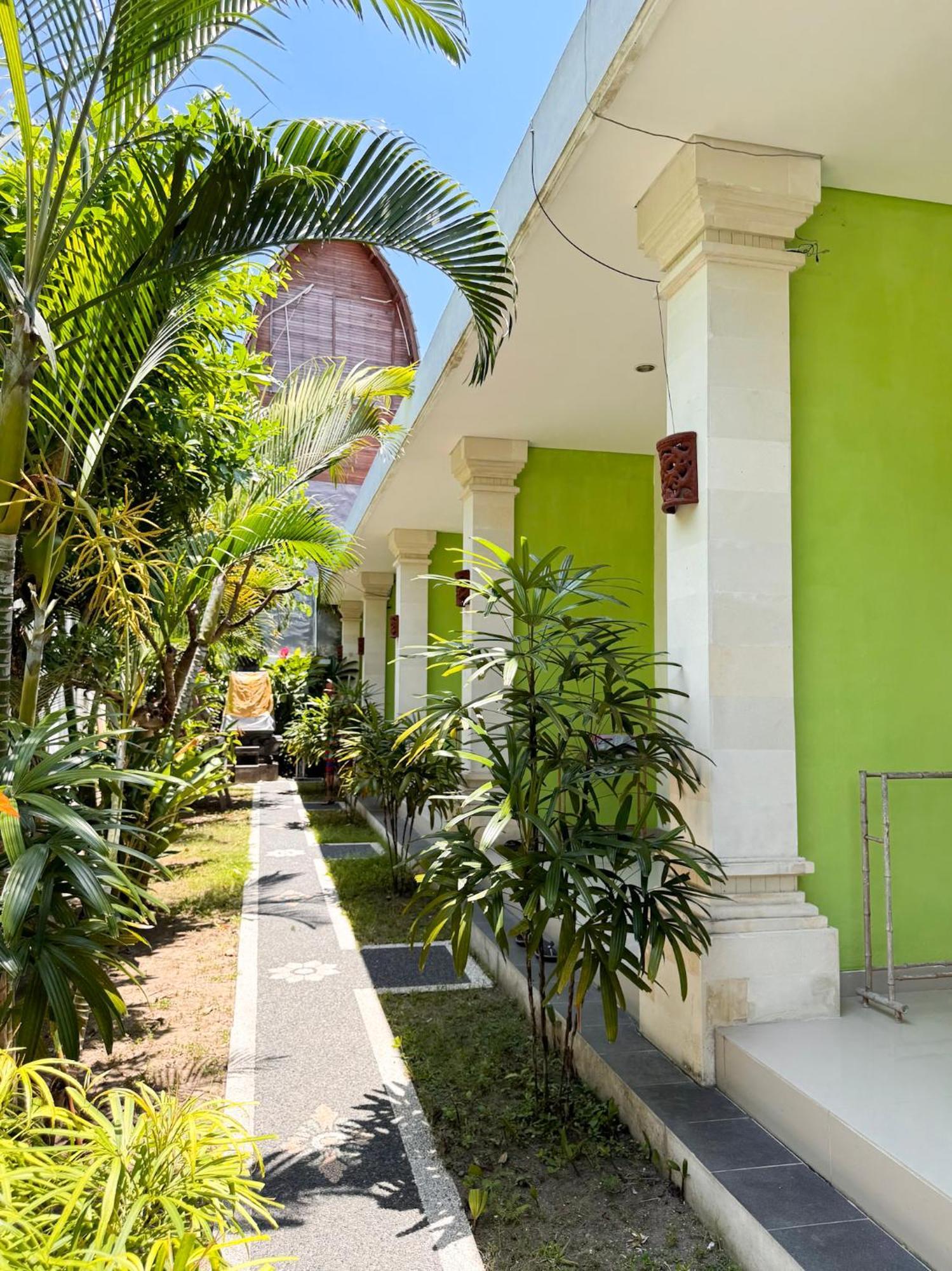 Urban Jungle Beach House Canggu Εξωτερικό φωτογραφία