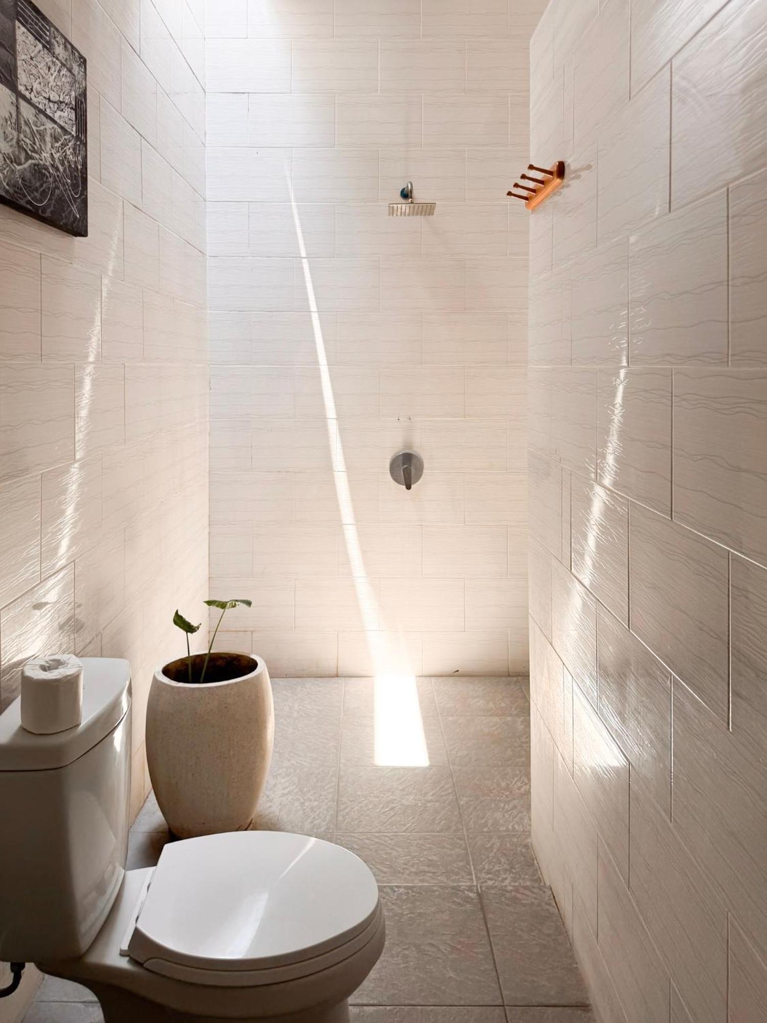 Urban Jungle Beach House Canggu Εξωτερικό φωτογραφία