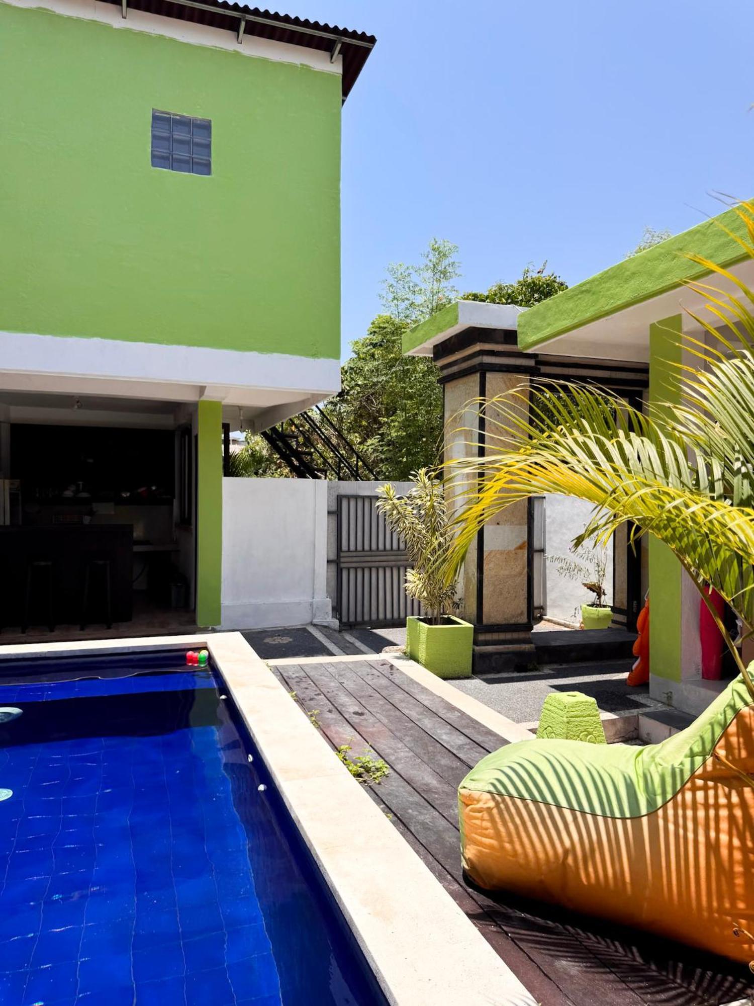 Urban Jungle Beach House Canggu Εξωτερικό φωτογραφία