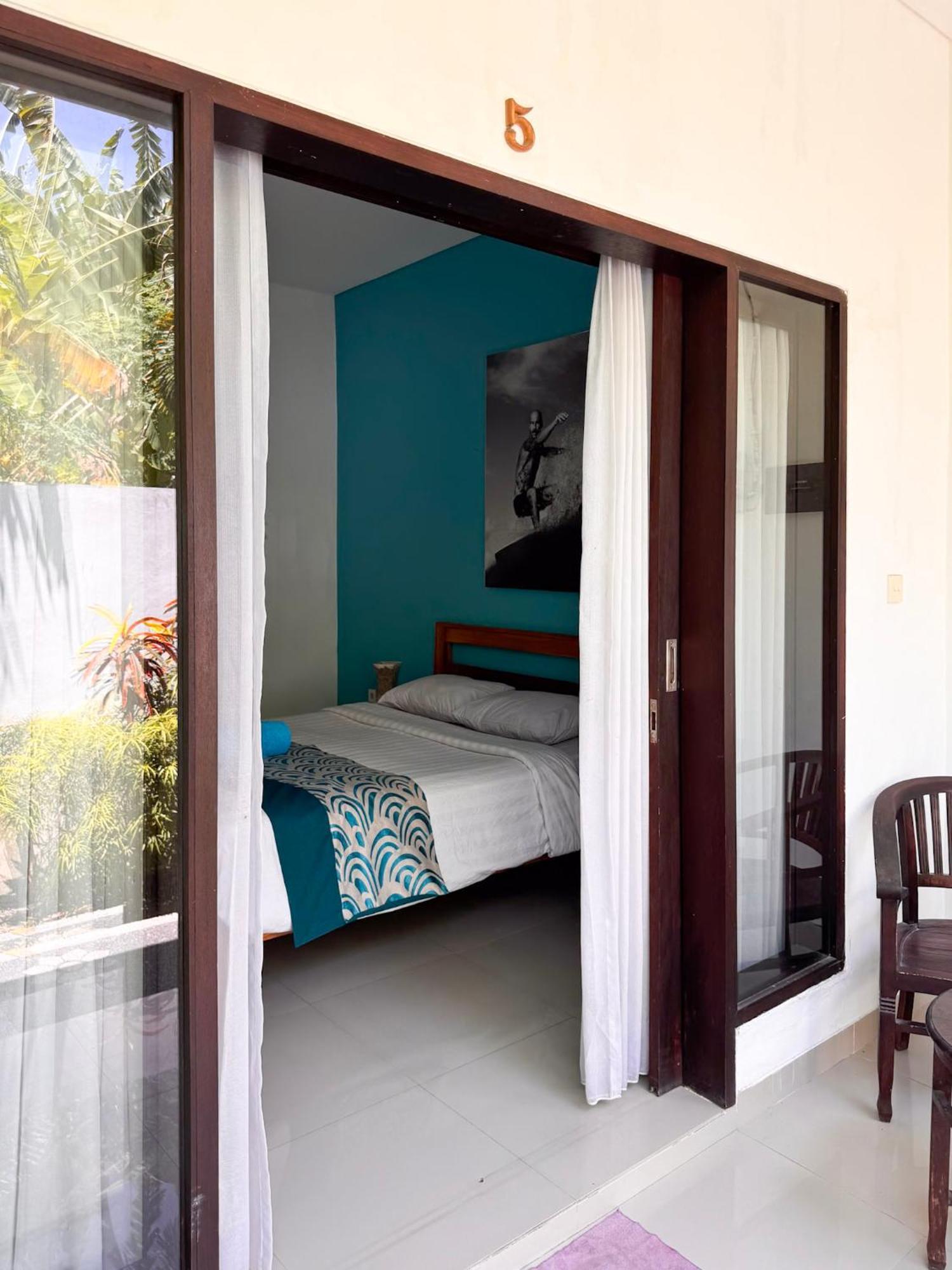 Urban Jungle Beach House Canggu Εξωτερικό φωτογραφία