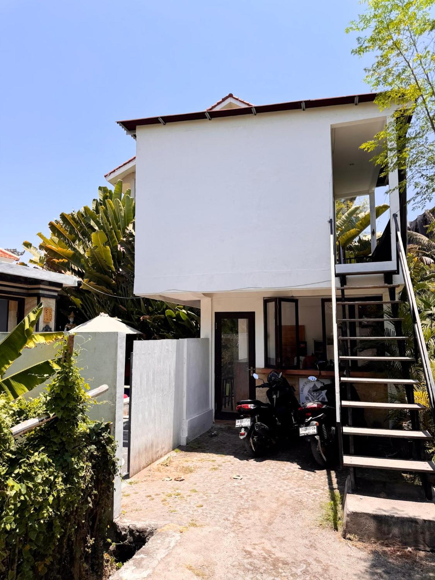 Urban Jungle Beach House Canggu Εξωτερικό φωτογραφία